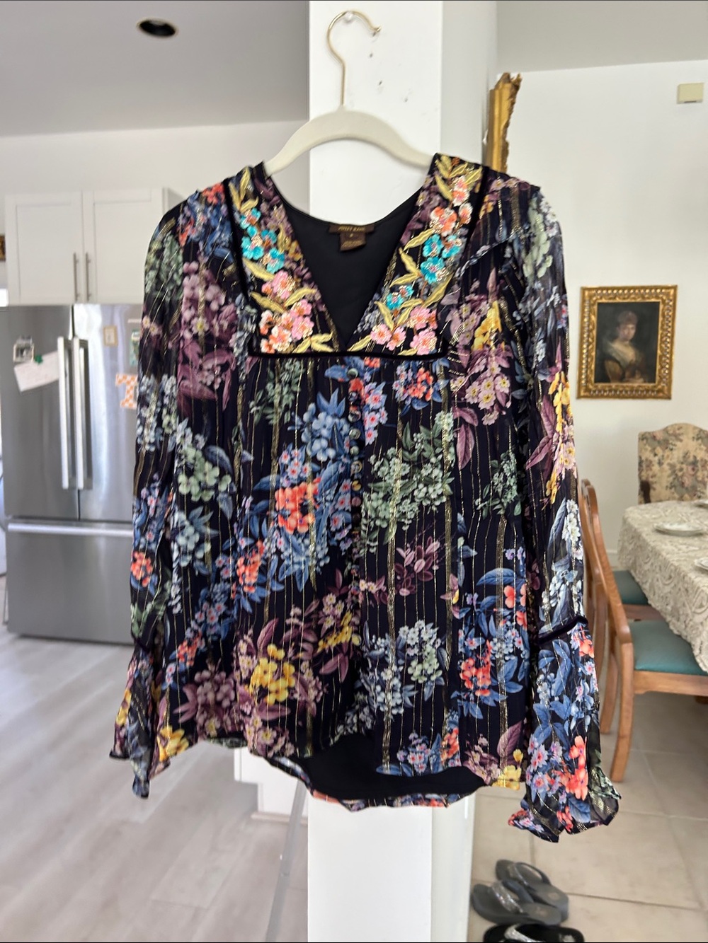 Floral Velvet V-Neck Blouse in Black Multi